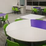 רהיטים לבית ספר - שולחן צבעוני עגול