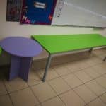 ריהוט בית ספר יצחק נבון יוקנעם - שולחן צבעוני