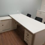 שולחן משרדי צבע לבן
