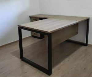 שולחן עבודה עם שלוחה רתומה דגם WINDOW